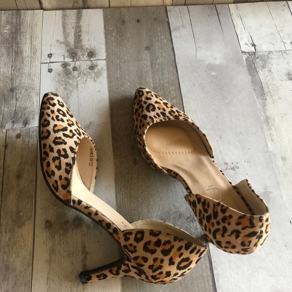 NWOT Refresh Twinkle Animal Print Pumps Size 7 - Picture 6 of 8